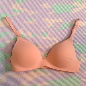Victoria’s Secret Wireless Structure Bra